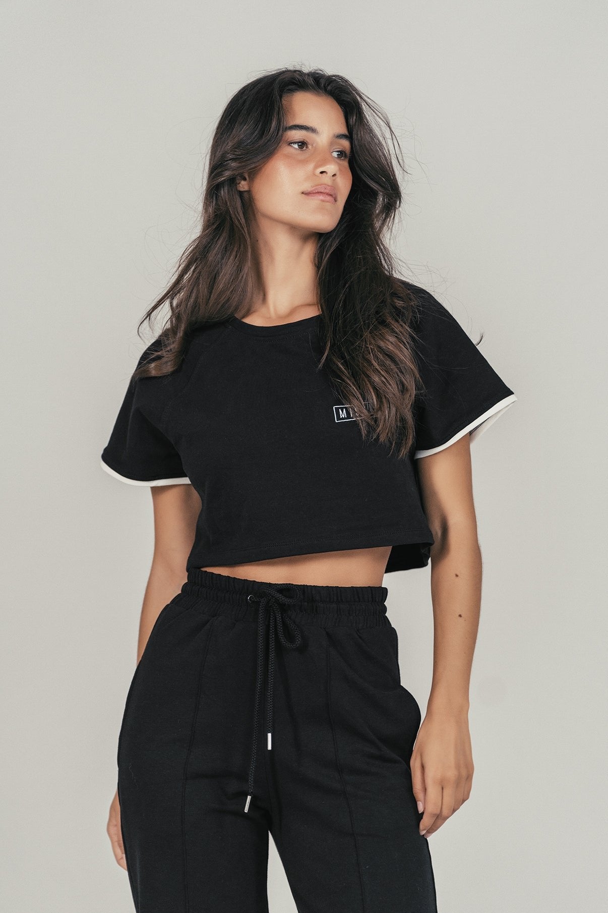 CAMISETA CHÁNDAL NEGRA