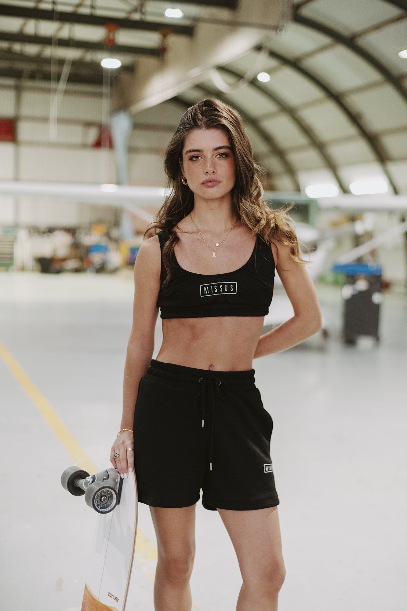 CROP TOP CHÁNDAL ACOLCHADO NEGRO